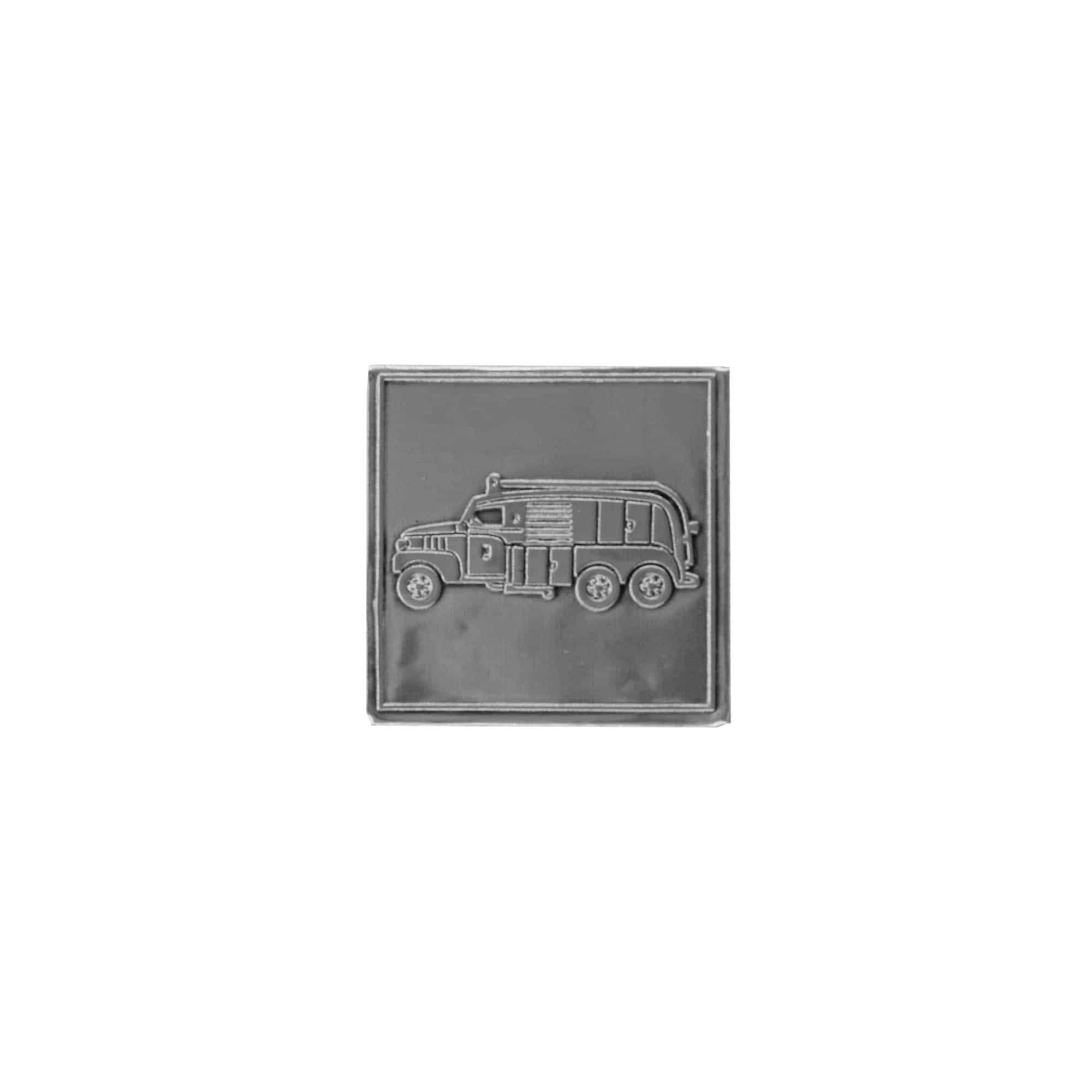 Zinnetikett 'Feuerwehrauto', quadratisch, Metall, silber Zinnetikett 'Feuerwehrauto', quadratisch, Metall, silber